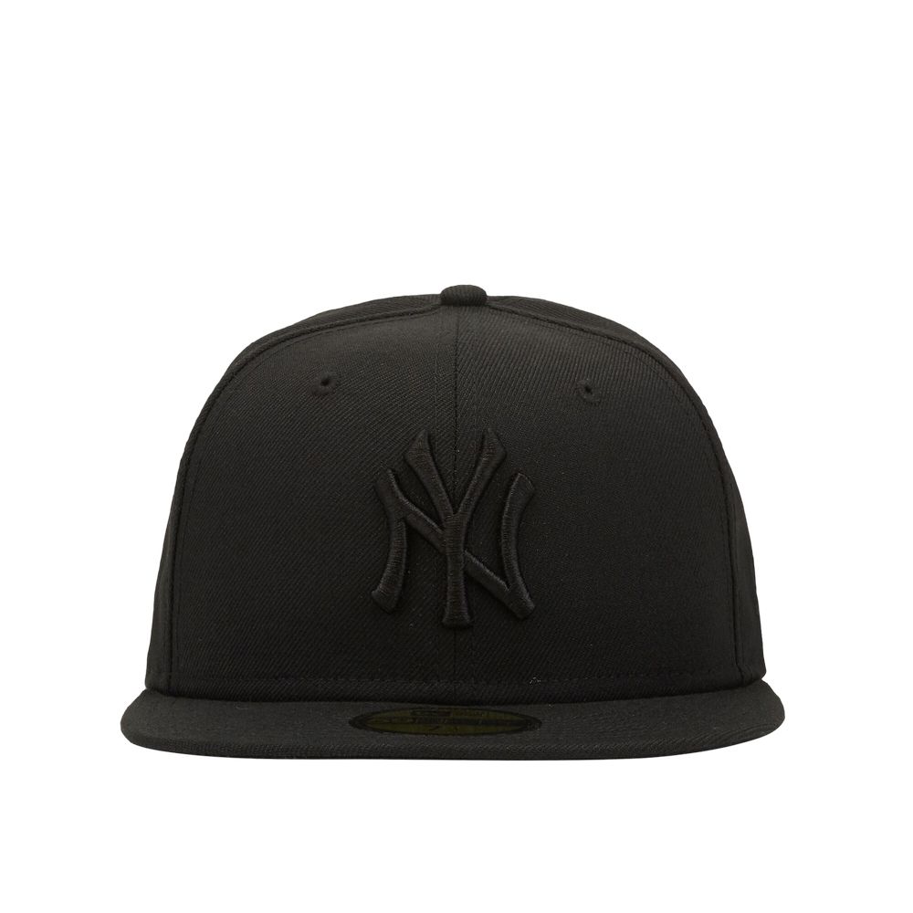 New Era Black On Black New York Yankee Black/Black Cap - 7 1/2