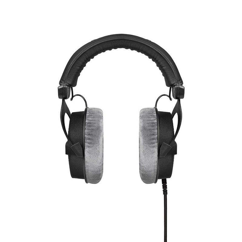 Beyerdynamic DT 990 Pro The Studio Legend 250 Ohms Studio Headphones