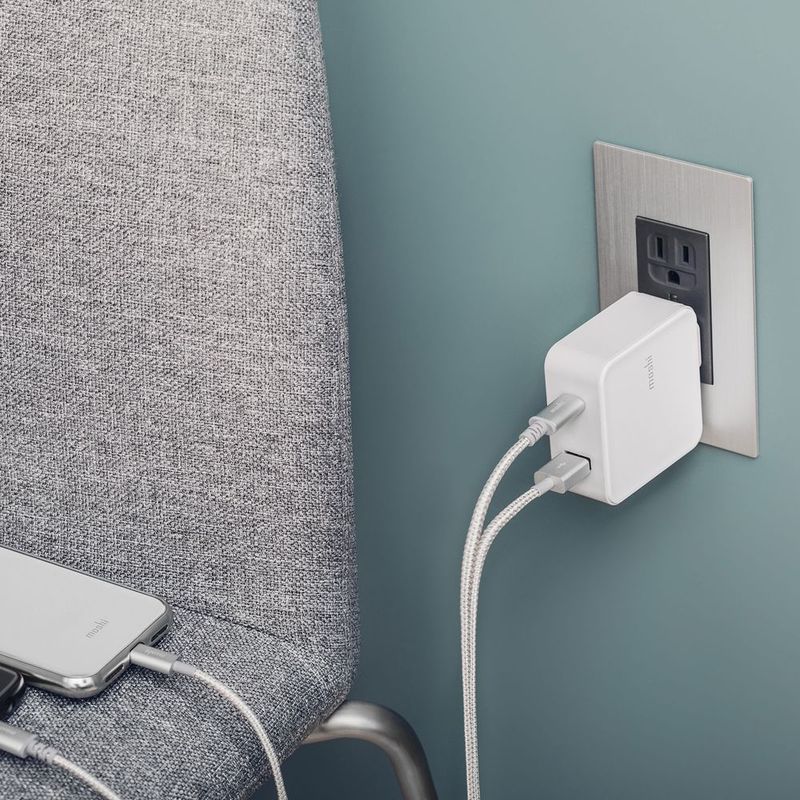 Moshi Progeo USB-C 42W Wall Charger with USB Port