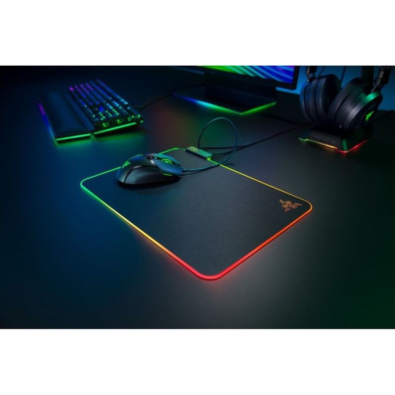 Razer Firefly V2 Mouse Pad (35 x 25 x 0.3 cm)