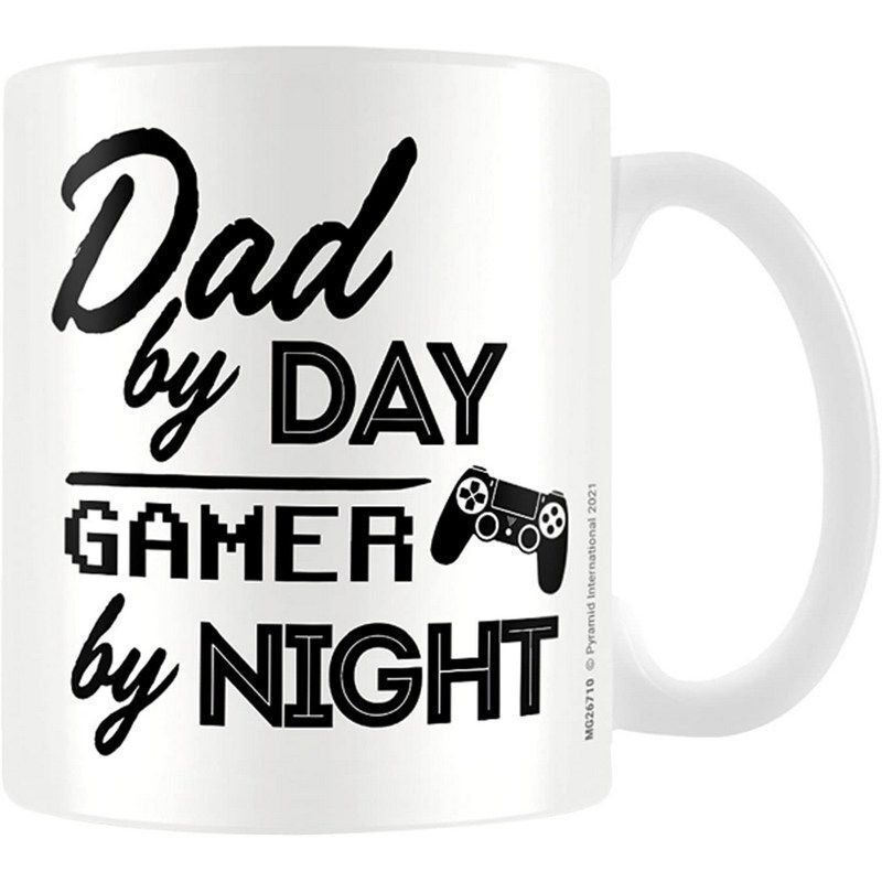 Pyramid International Dad By Day Gamer By Night - (Mug) Pyramid International Dad By Day Gamer By Night - (Mug)