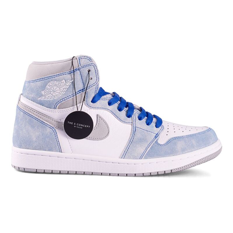 Nike Air Jordan 1 Retro High OG Hyper Royal Sneakers Nike Air Jordan 1 Retro High OG Hyper Royal Sneakers