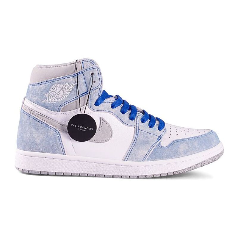 Nike Air Jordan 1 Retro High OG Hyper Royal Sneakers Nike Air Jordan 1 Retro High OG Hyper Royal Sneakers