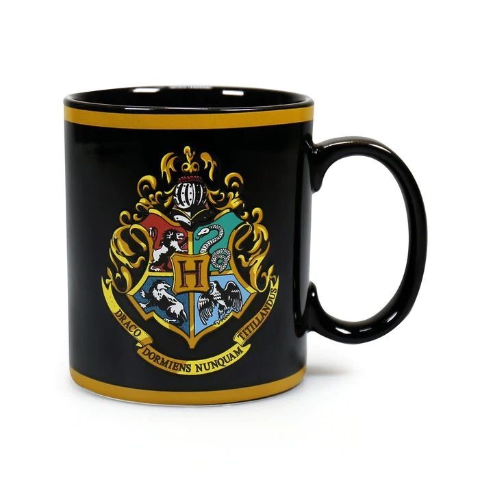 Half Moon Bay Mug - Harry Potter- Hogwarts Crest